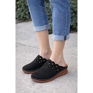 Boho Lightweight Black LaserCut Rhinestone Comfy Massage Footbed US9/EUR40Clogs